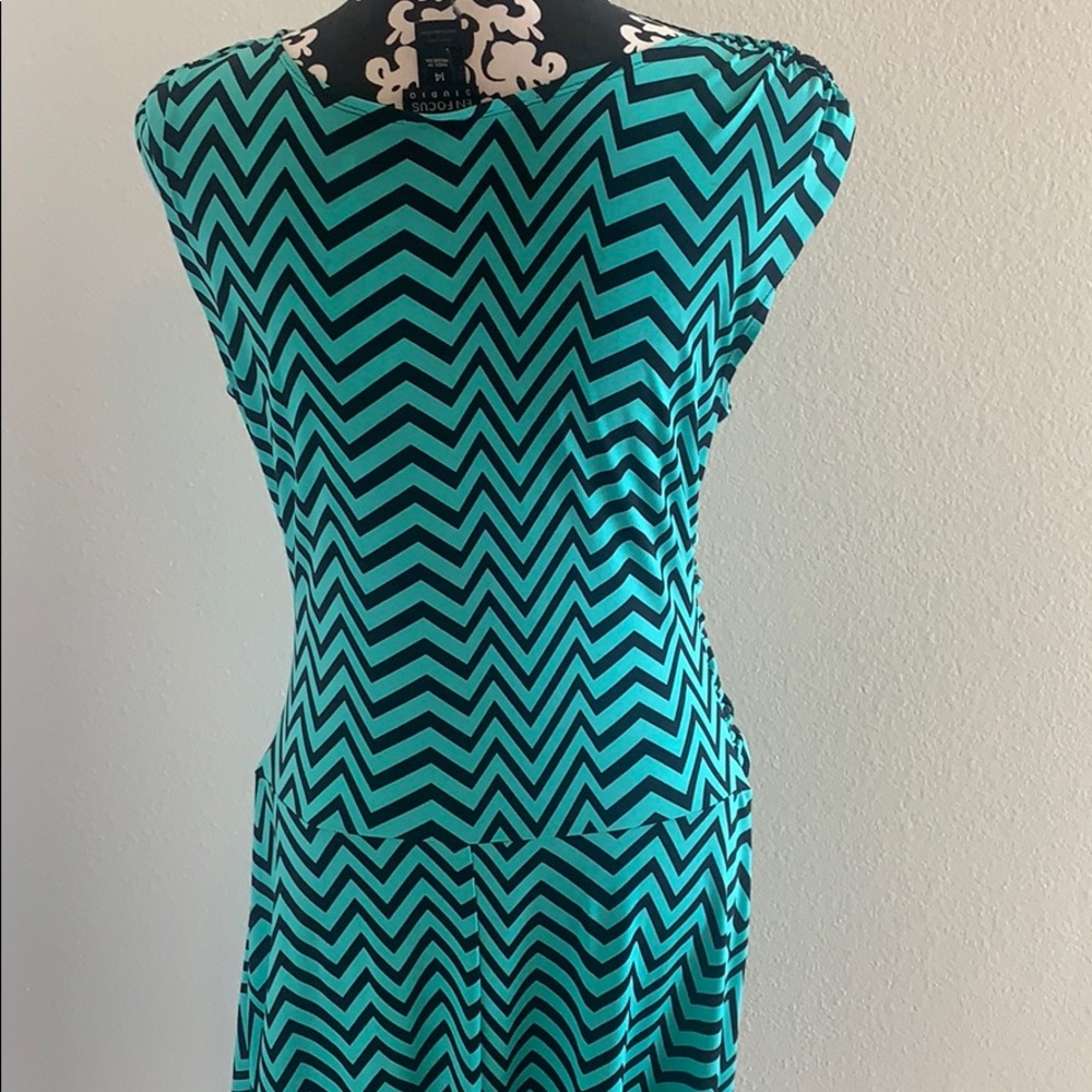 Dress - Picture 4 of 4